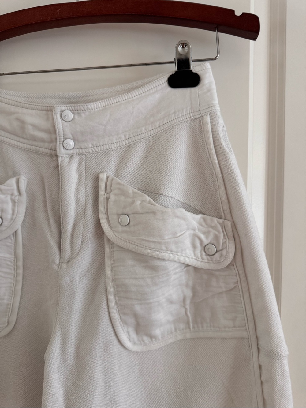FP Movement Timko High-Waist slight barrel leg Pants in optic white - Picture 9 of 16